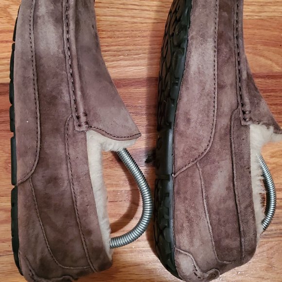 UGG Ascot Men's 9, Espresso - Picture 4 of 4